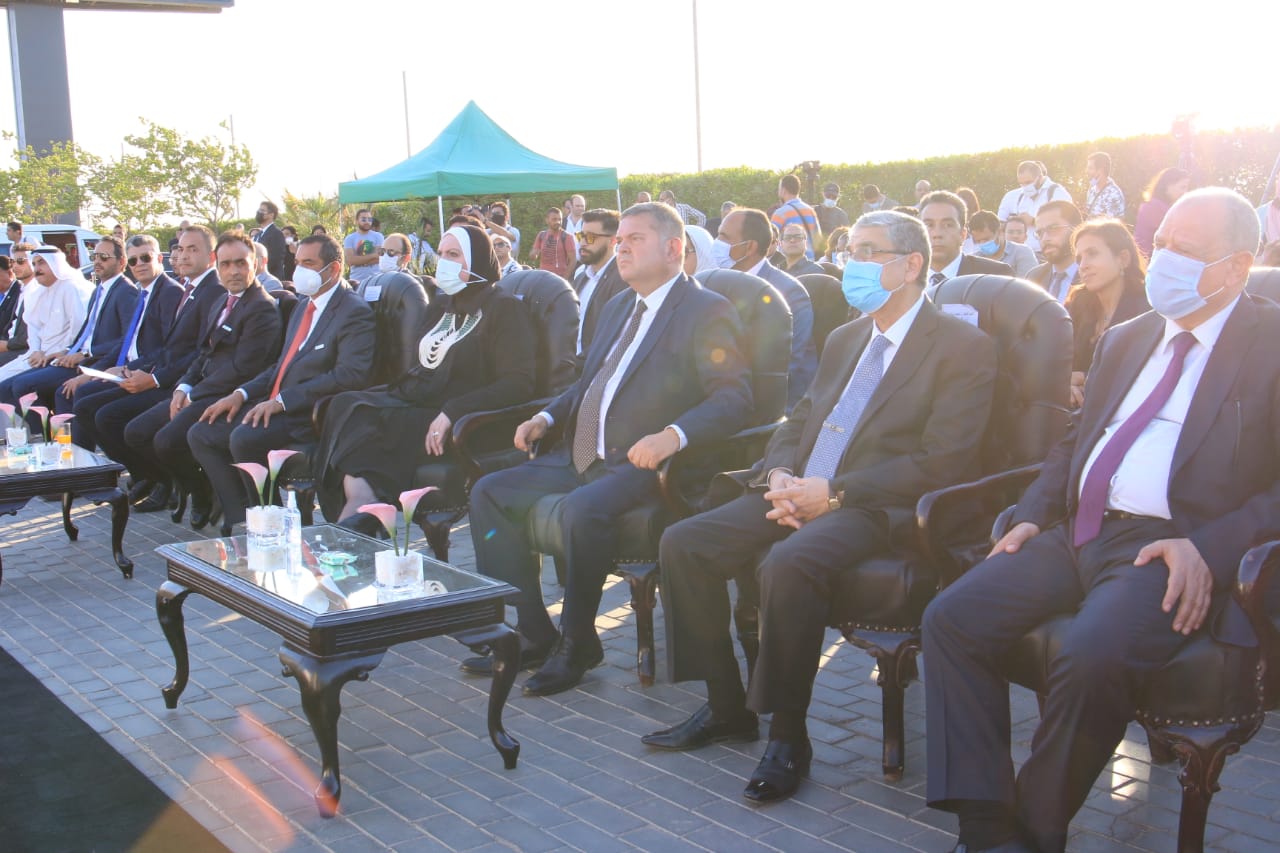 سيارة قطاع الأعمال من شركة النصر6