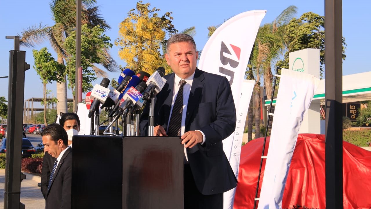 سيارة قطاع الأعمال من شركة النصر - هشام توفيق