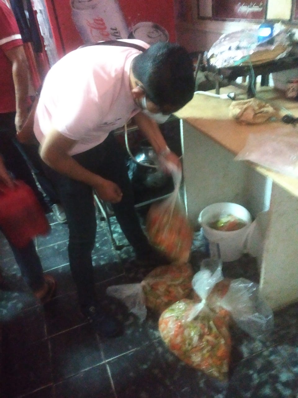 غلق منشآت غذائية مخالفة بالشرقية وإعدام أغذية فاسدة 03