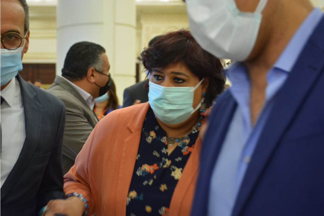 وزيرة الثقافة 