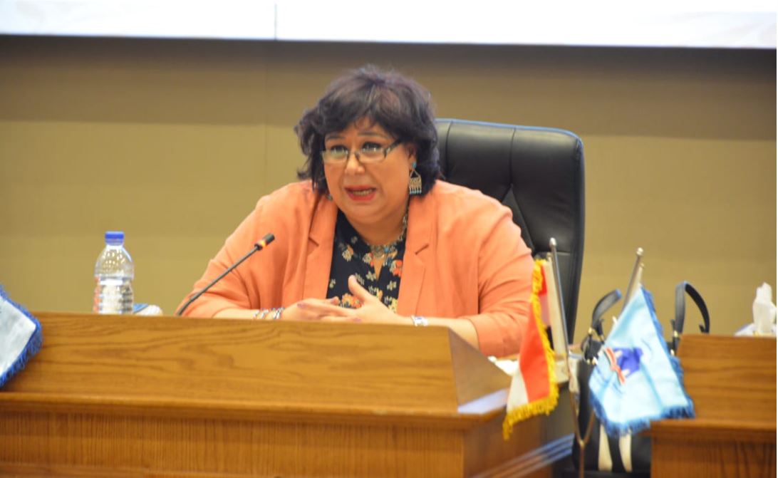 وزيرة الثقافة 