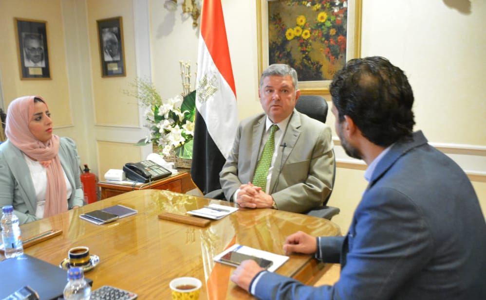 حوار الدكتور هشام توفيق وزير قطاع الأعمال القاهرة 24