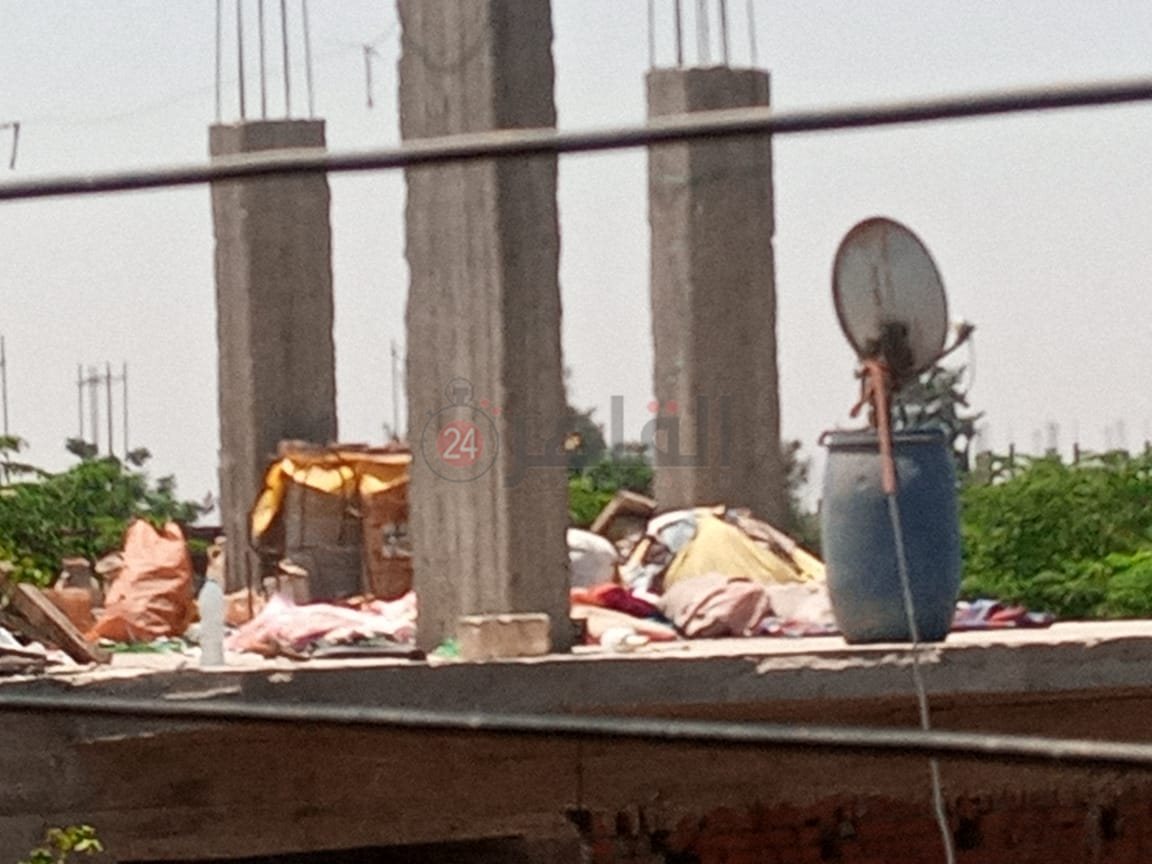 لحظة العثور على جثة الطفل ملفوفة في بطاطين فوق سطح الجيران