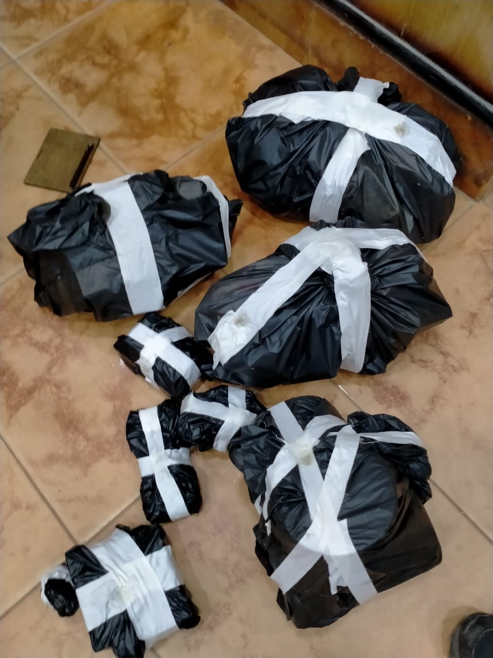 ضبط مخالفات دوائية في صيدلية بالشرقية 3