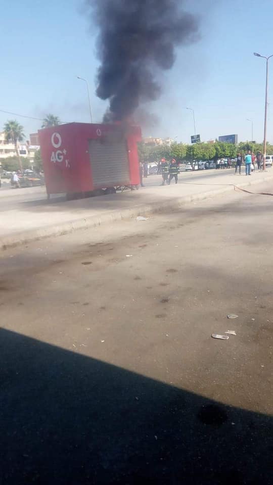 حريق بكشك فودافون بالعاشر من رمضان 01