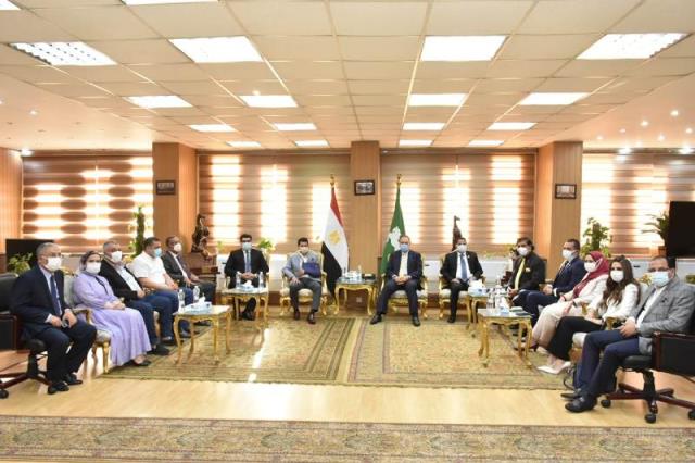 وزير الشباب والرياضة في ديوان عام محافظة 2