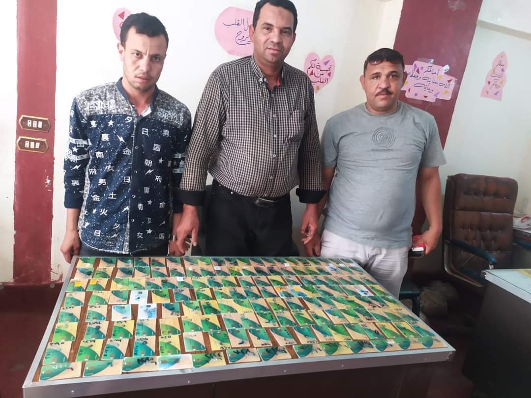 ضبط بطاقات تموينية مُخبأه داخل مخبز بلدي في الفيوم