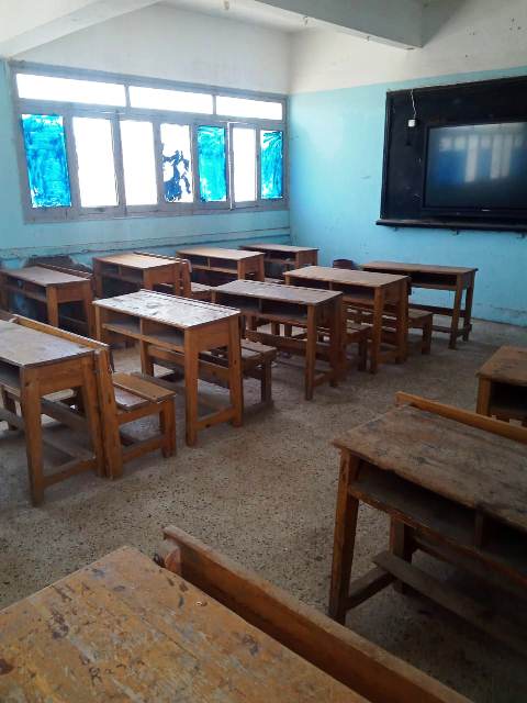 رش وتعقيم اللجان استعدادًا لامتحانات الثانوية العامة بالشرقية 04