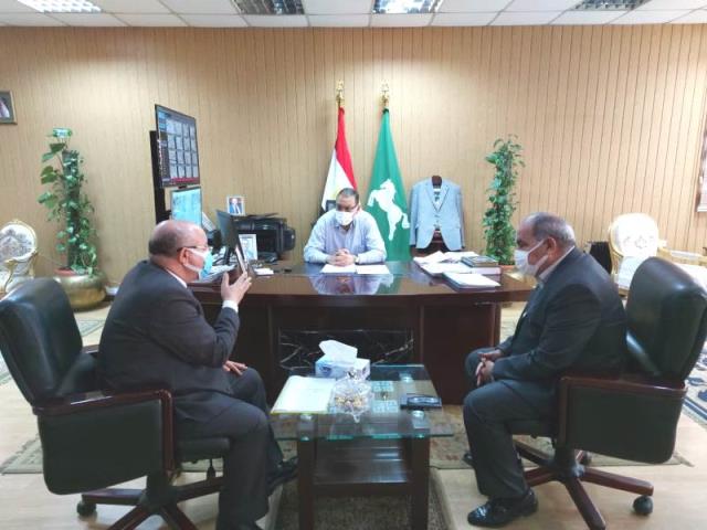 محافظ الشرقية يستقبل رئيس قطاع الكهرباء لبحث أزمة انقطاع التيار 01