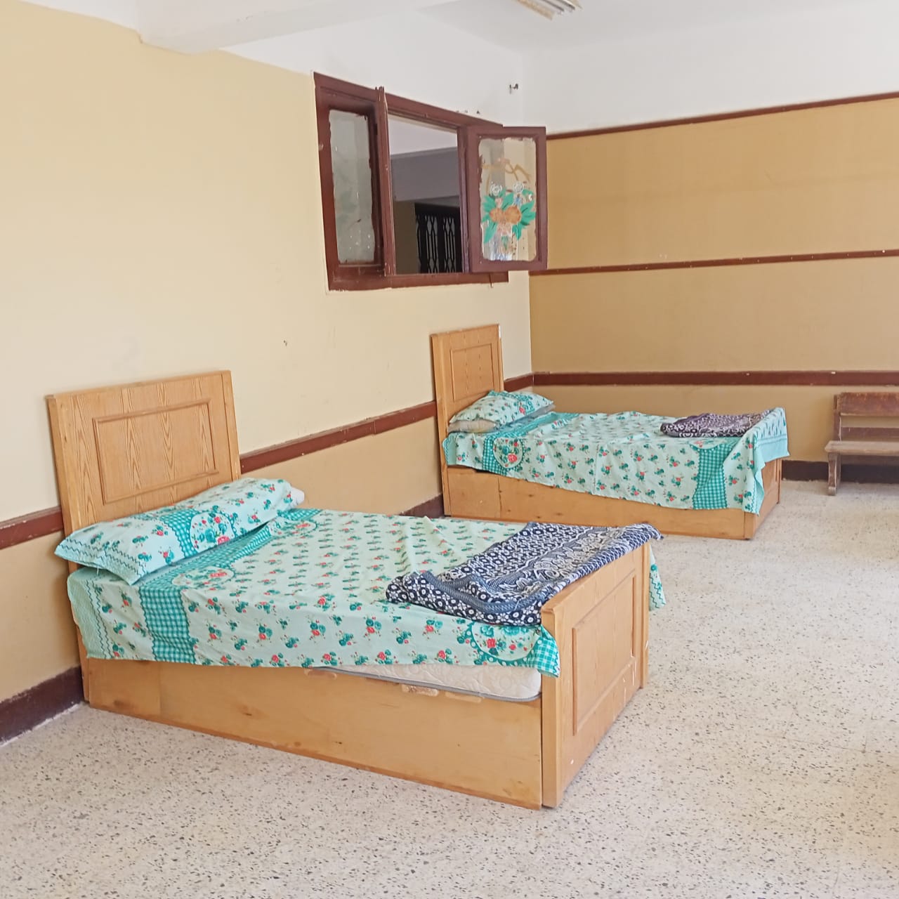 تجهيز استراحات مراقبي اللجان في الفيوم