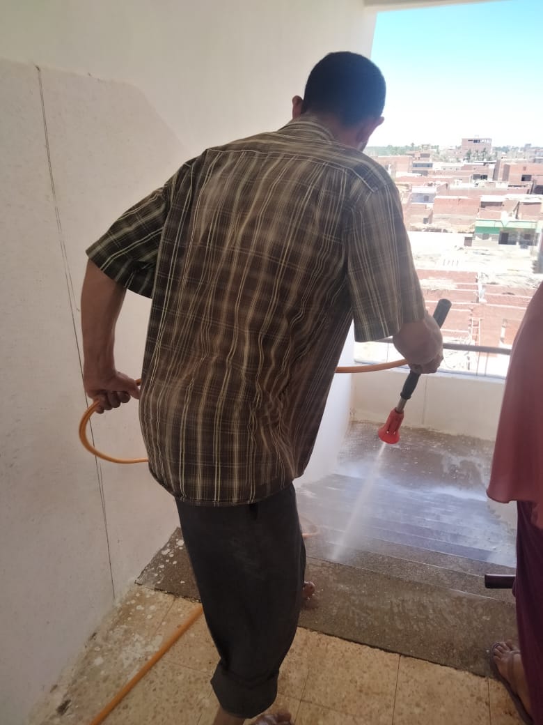 تنظيف وتعقيم لجان الثانوية العامة في الفيوم