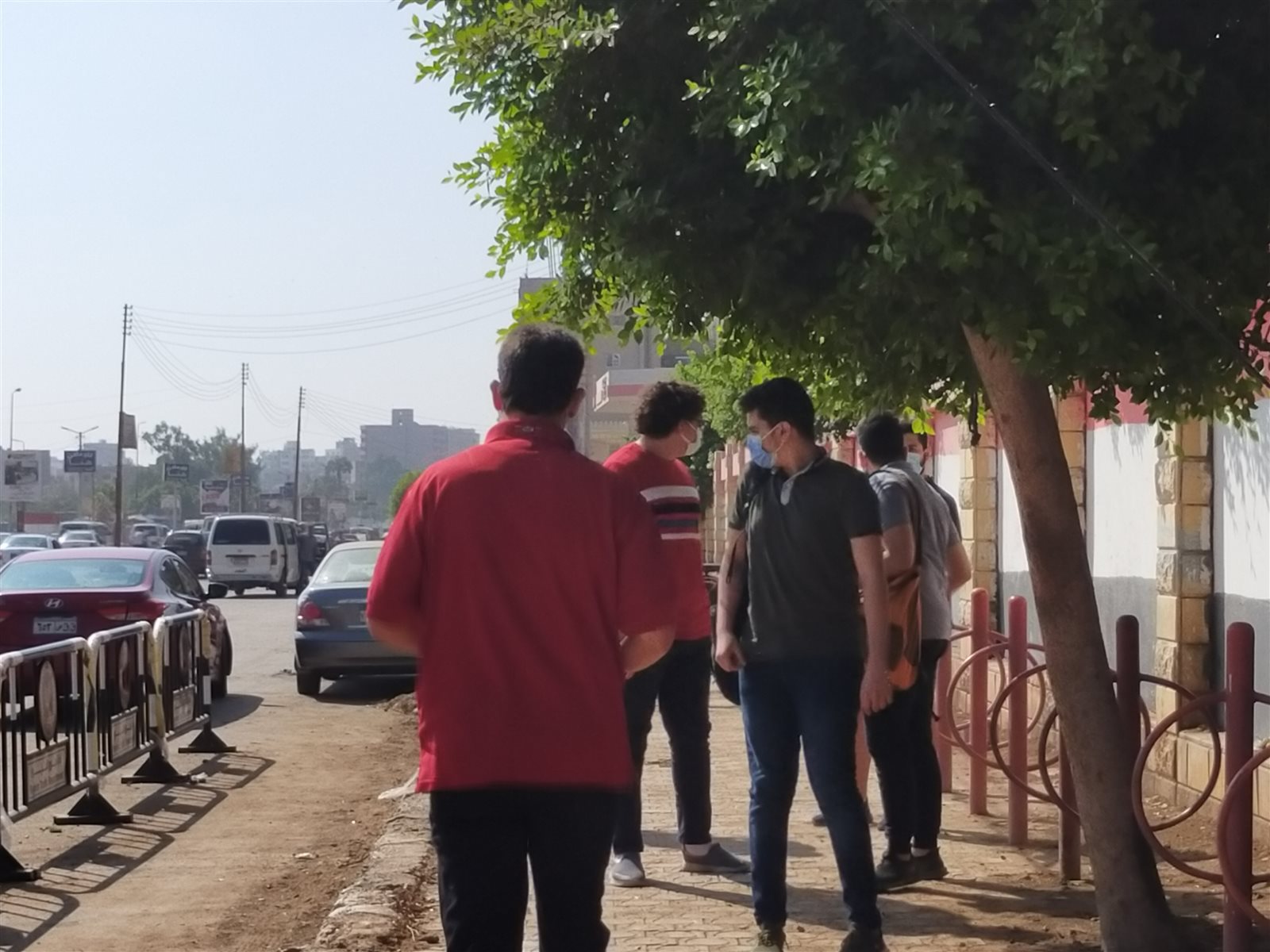 بدء توافد طلاب الثانوية العامة بالفيوم على اللجان