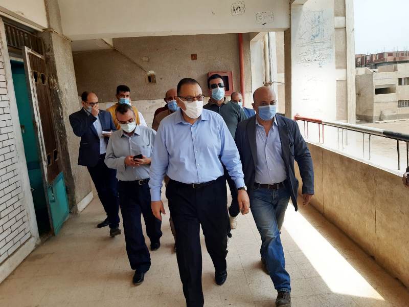 محافظ الشرقية يتفقد امتحانات الثانوية العامة 01