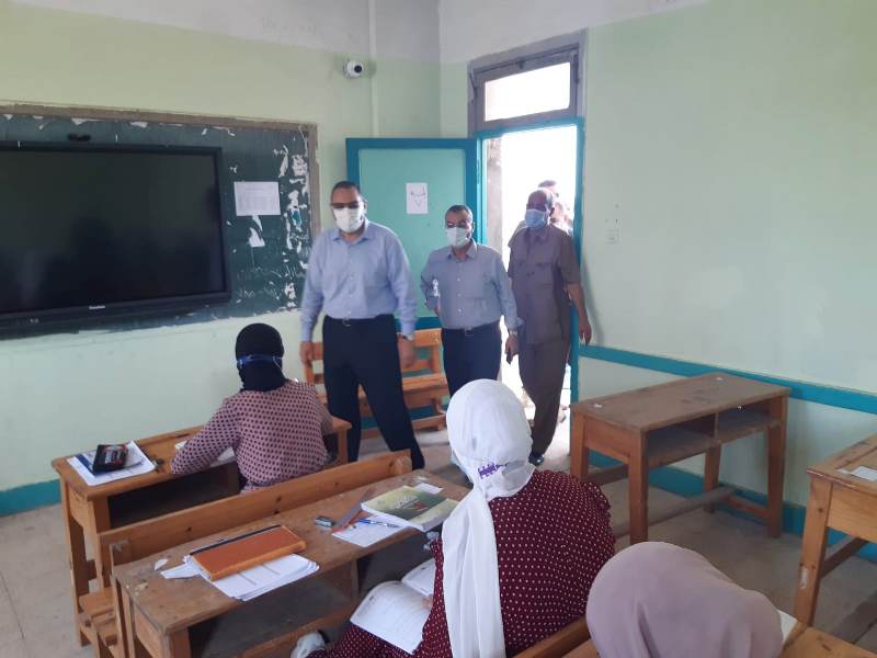 محافظ الشرقية يتفقد امتحانات الثانوية العامة 04