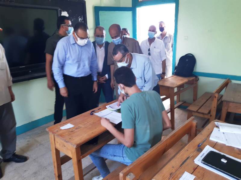 محافظ الشرقية يتفقد امتحانات الثانوية العامة 05