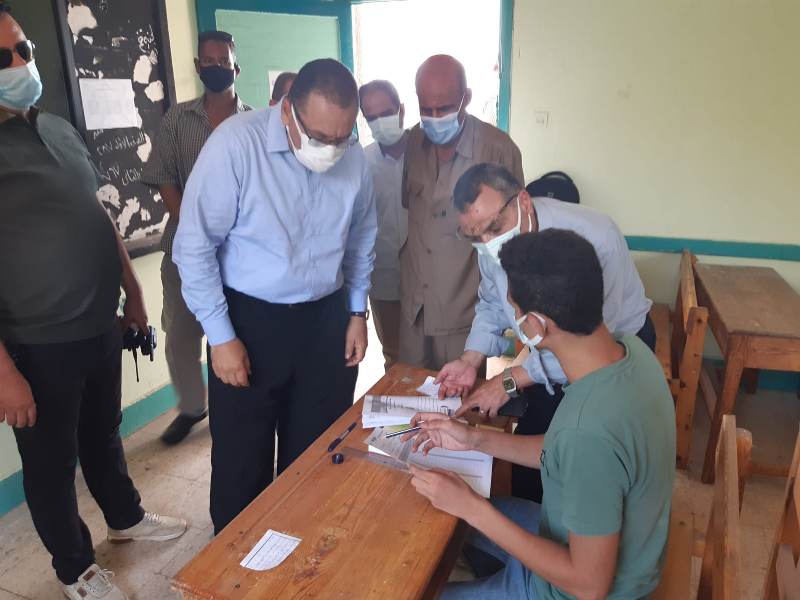 محافظ الشرقية يتفقد امتحانات الثانوية العامة 06