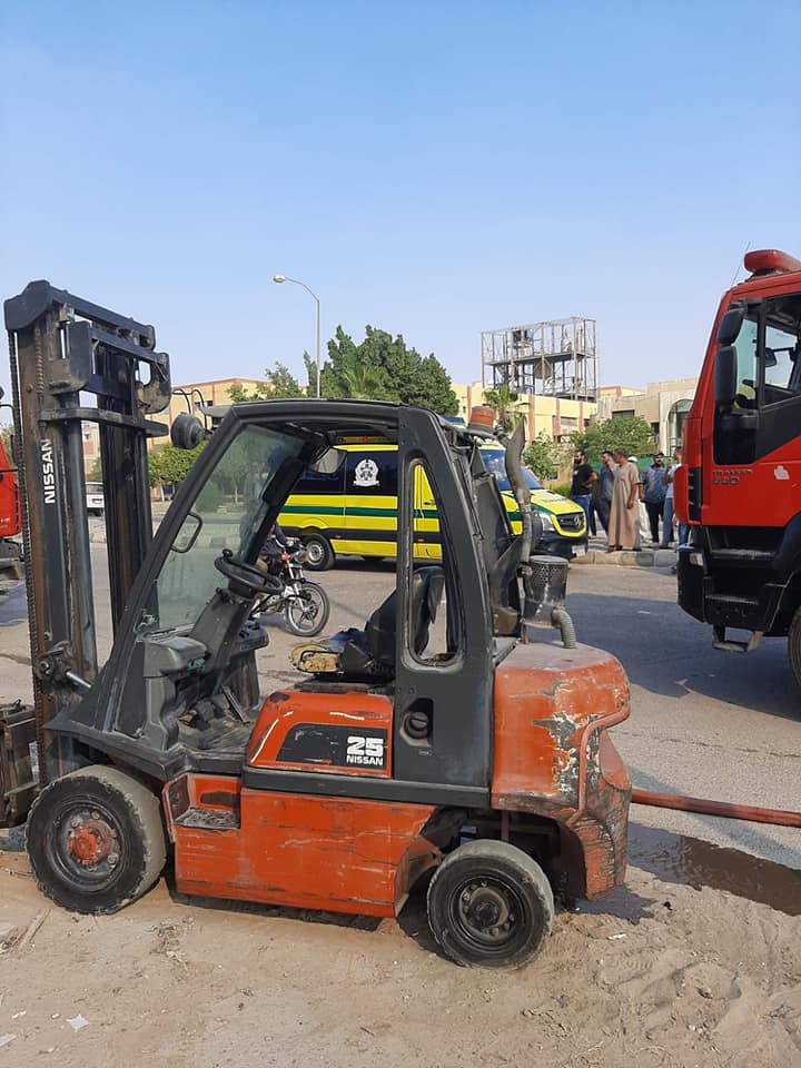 نشوب حريق في مصنع منسوجات بالعاشر من رمضان 09