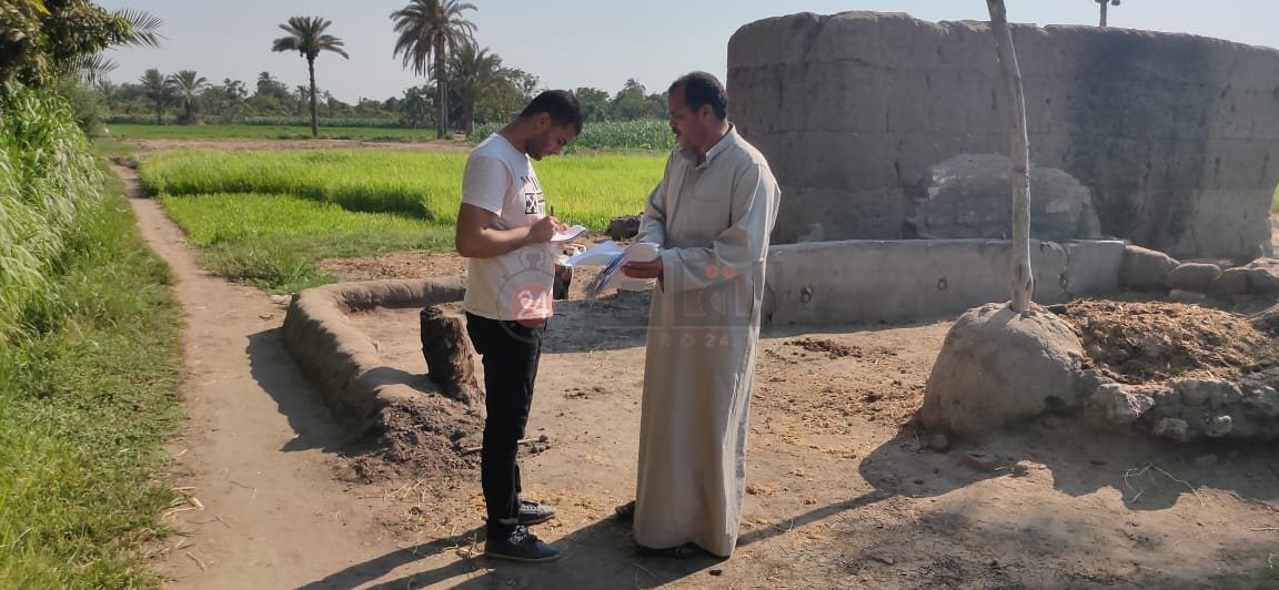 صاحب الأرض أثناء حديثه لمراسل القاهرة 24