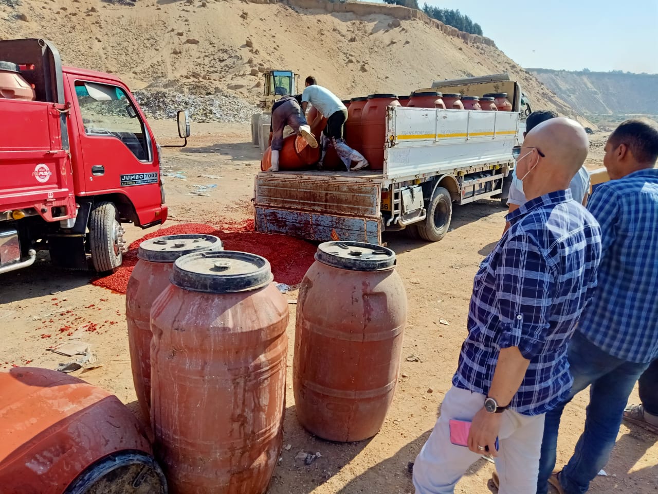 إعدام أغذية فاسدة بالشرقية 01