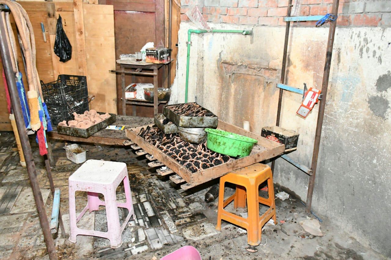 إزالة سرادقين لذبح وعرض اللحوم بالطريق العام في الفيوم