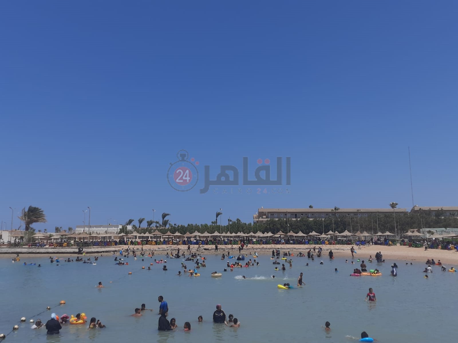 زحام على شواطئ الغردقة