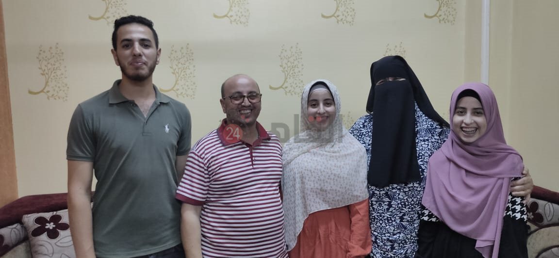 الأولى على الجمهورية مع أسرتها