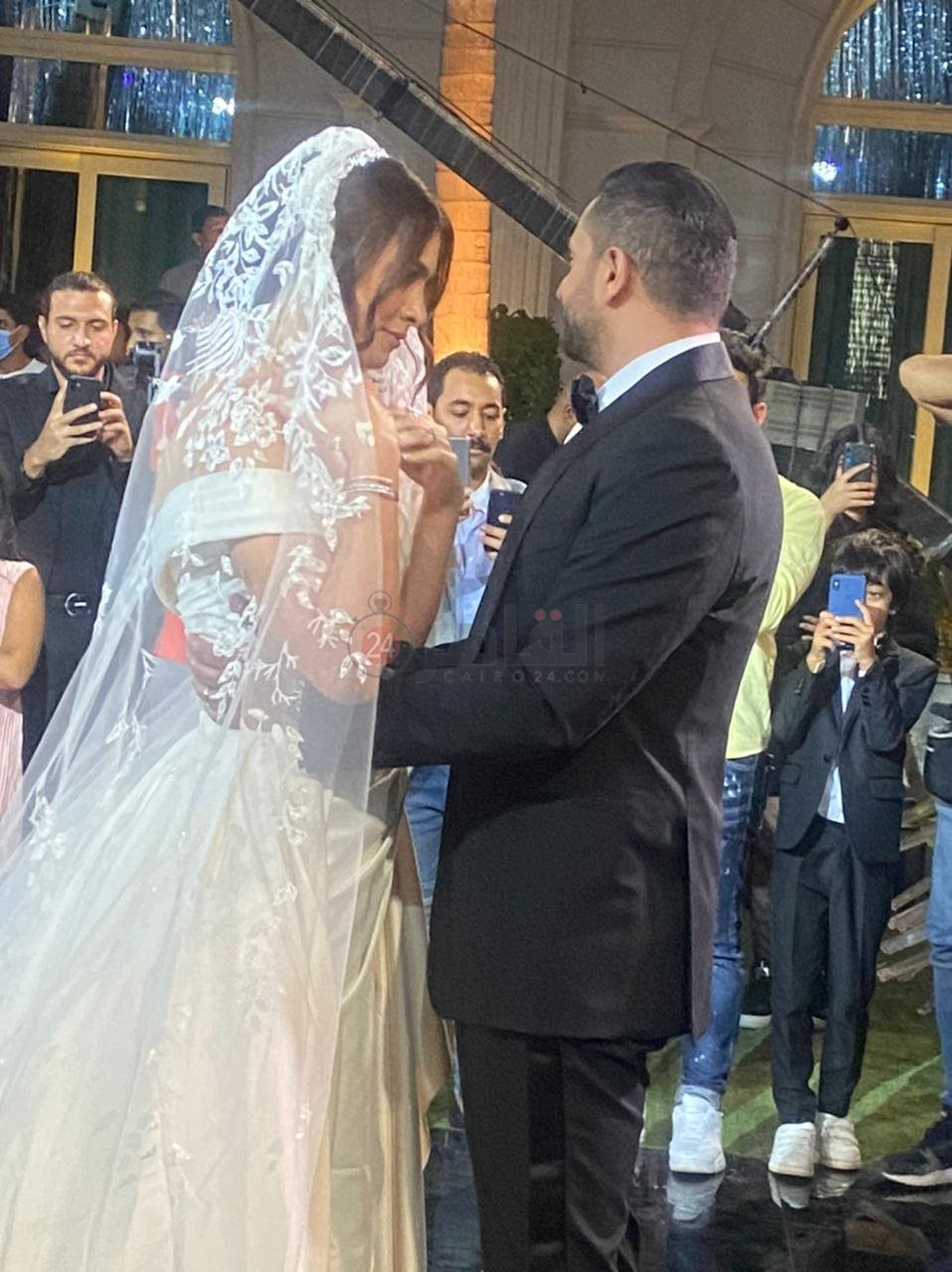 الفنانة هاجر أحمد وأحمد الحداد في زفافهما