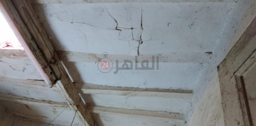 المنزل آيل للسقوط 010