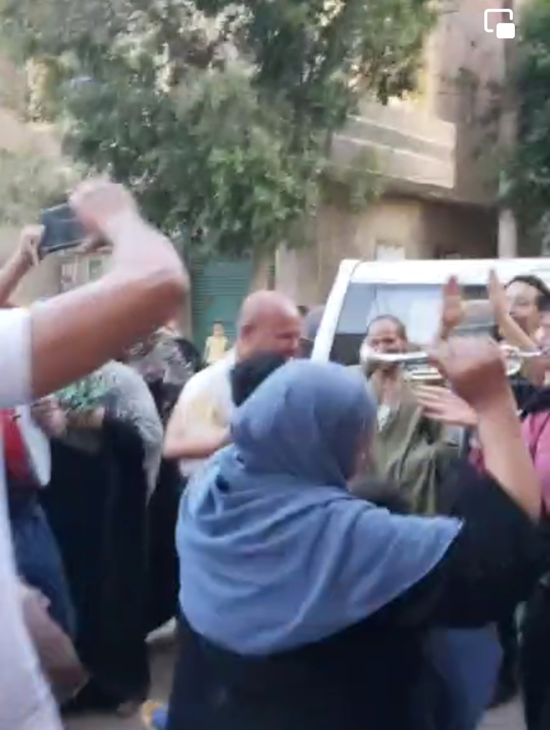 أهالي الفيوم يستقبلون الطحاوي بالزغاريد