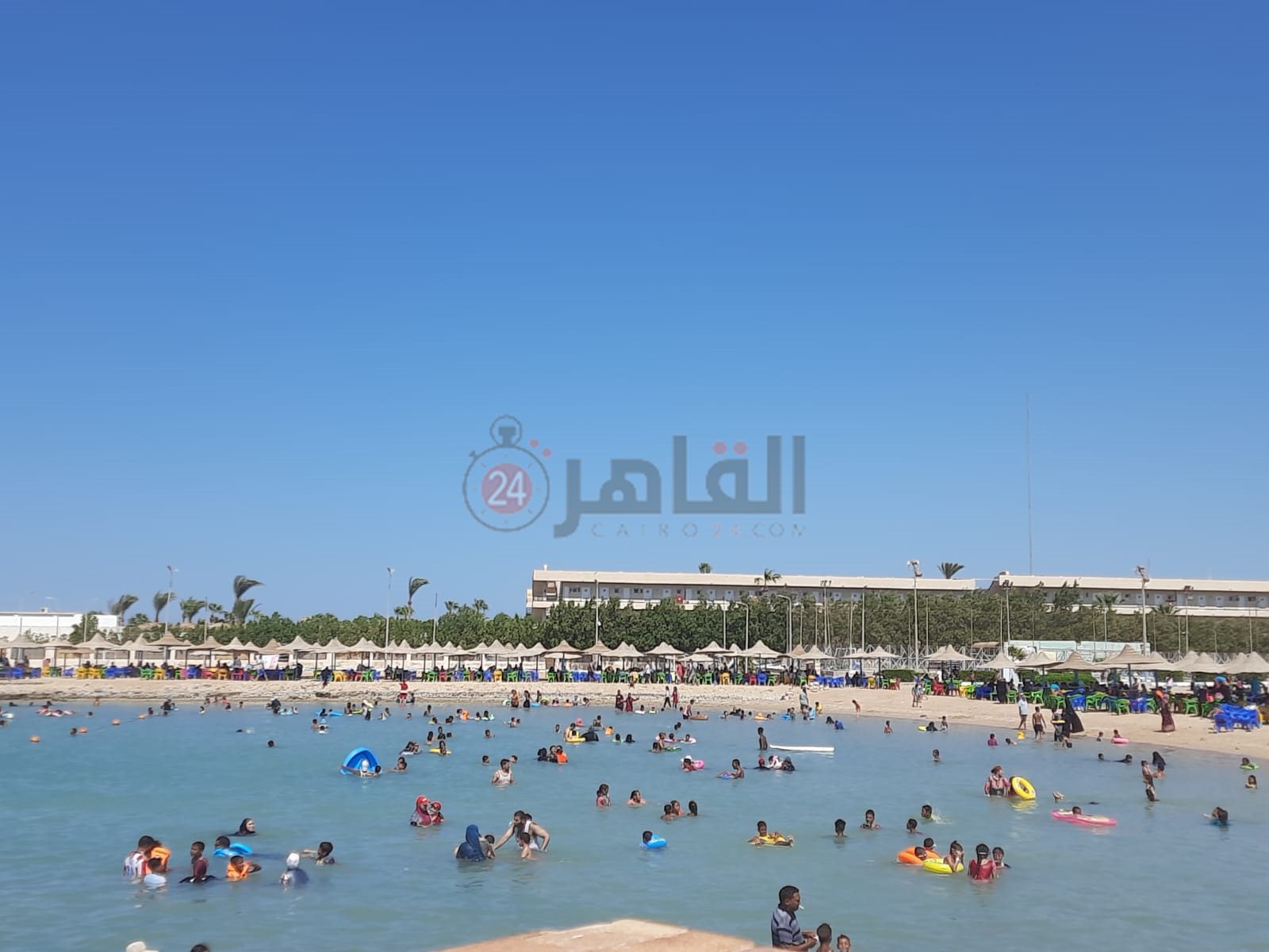 شواطئ الغردقة تستقبل مصطافيها خلال العطلة الأسبوعية 