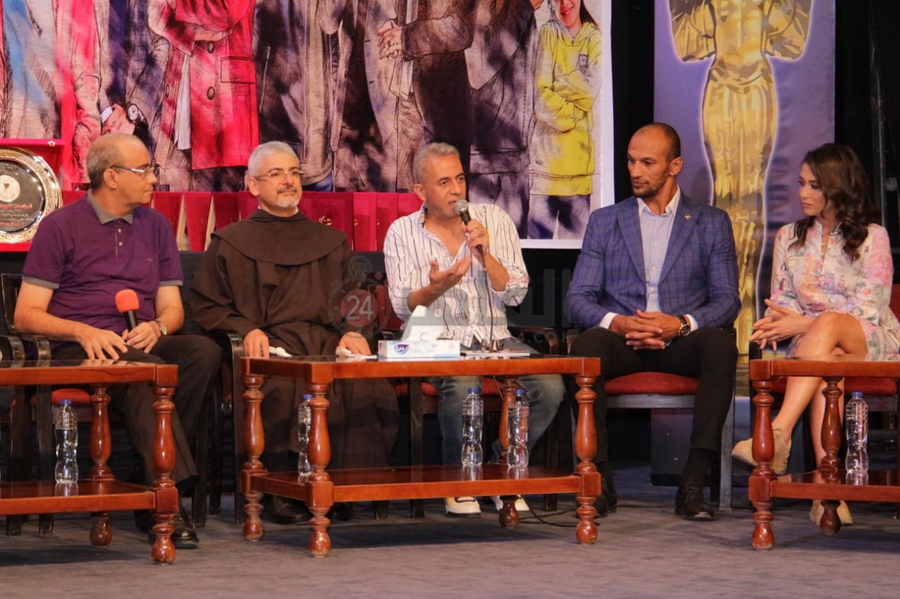 تكريم أبطال مسلسل خلي بالك من زيزي