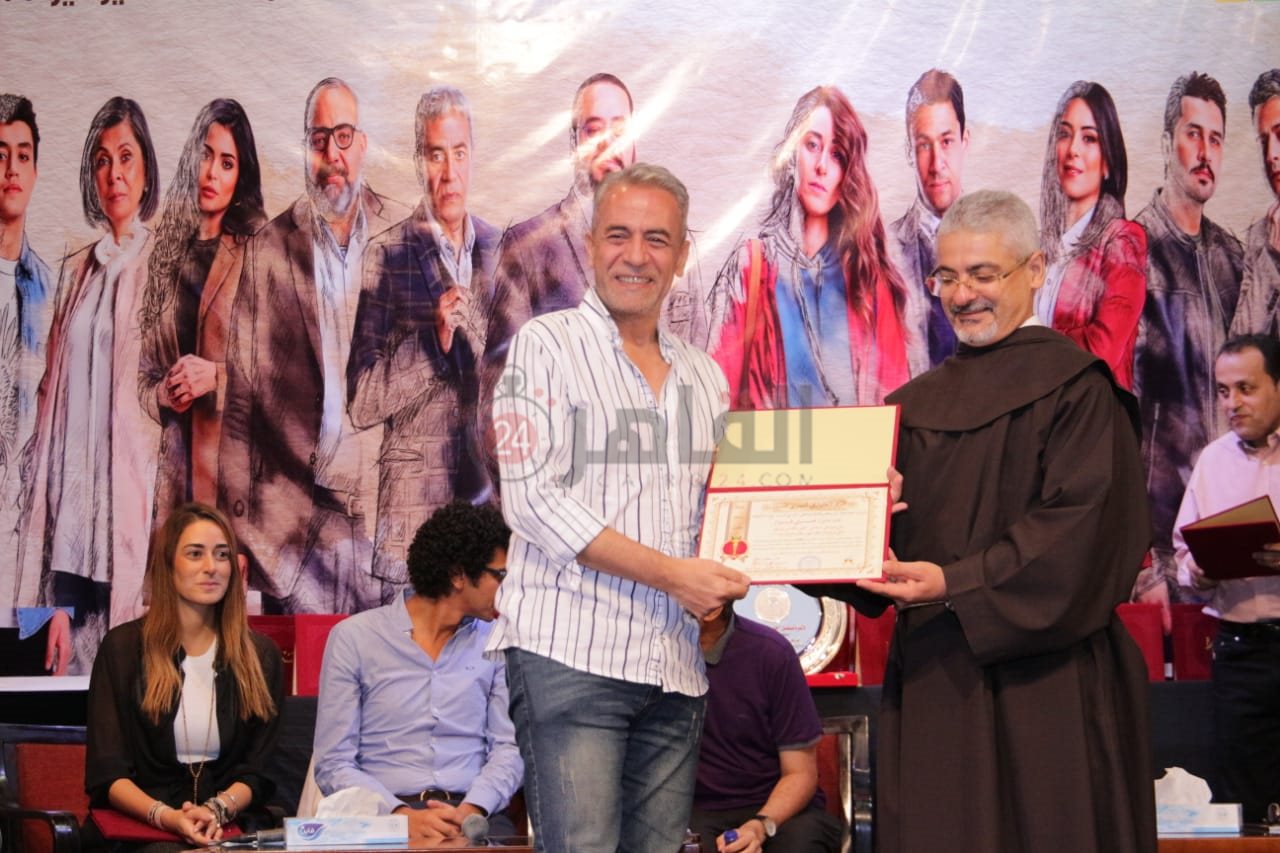 تكريم أبطال مسلسل خلي بالك من زيزي