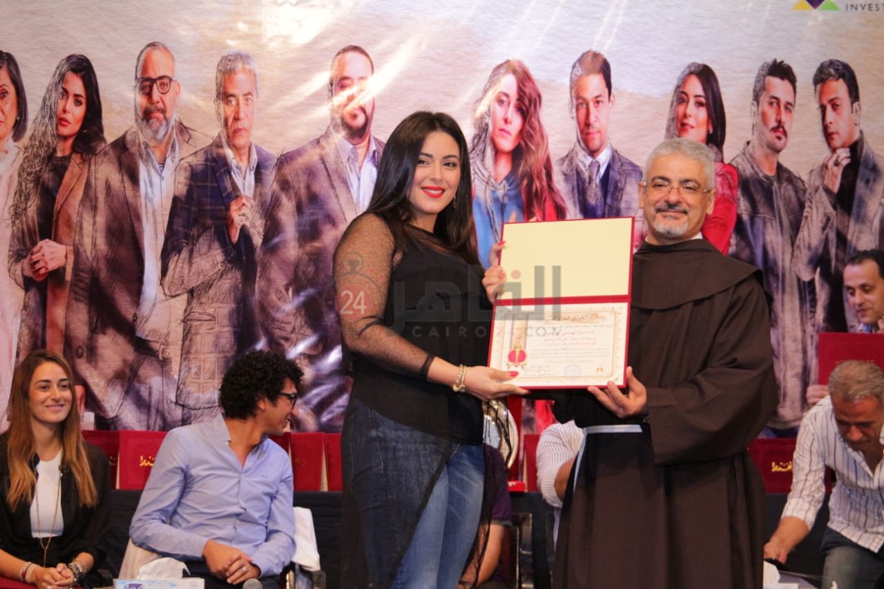 تكريم أبطال مسلسل خلي بالك من زيزي