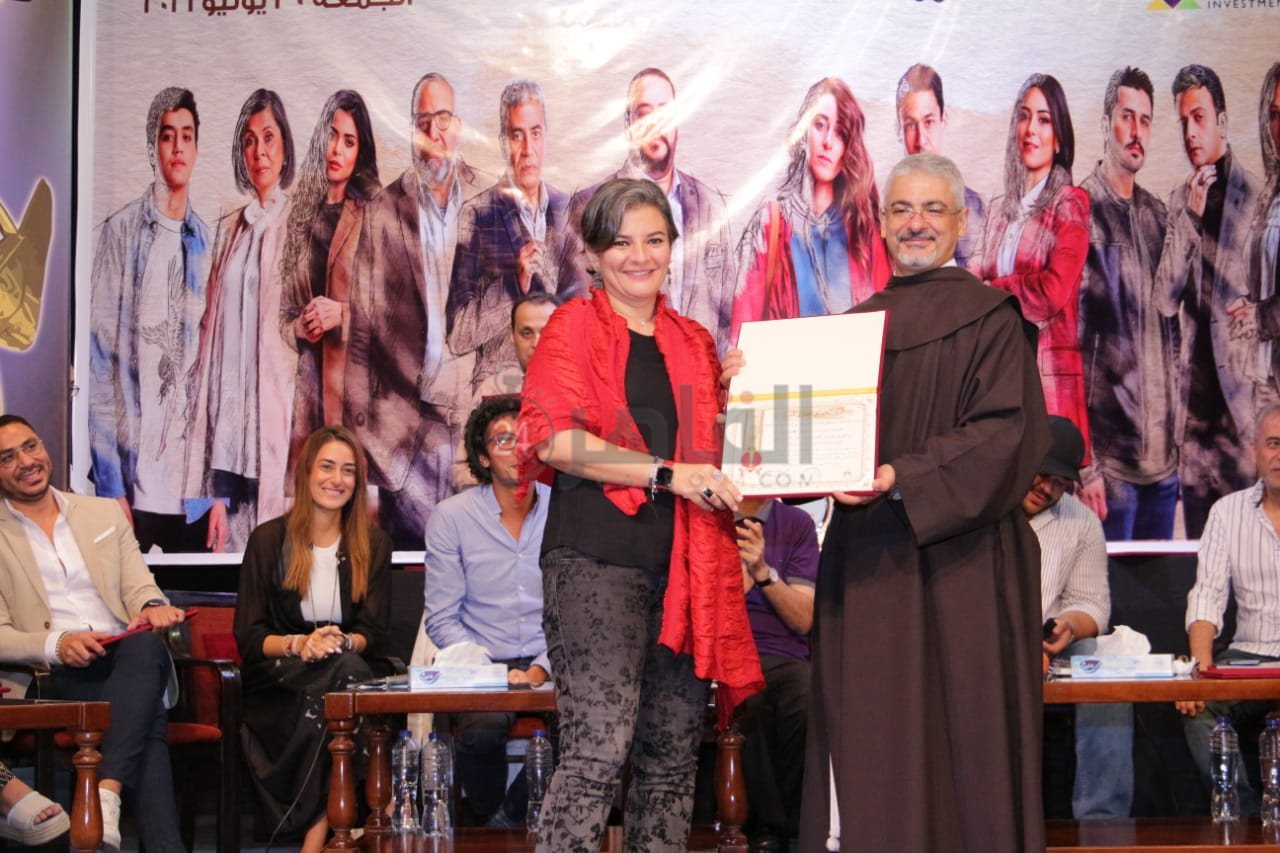 تكريم أبطال مسلسل خلي بالك من زيزي