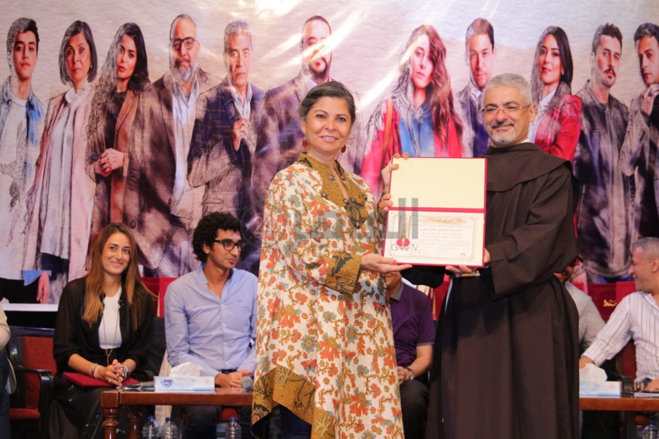 تكريم أبطال مسلسل خلي بالك من زيزي