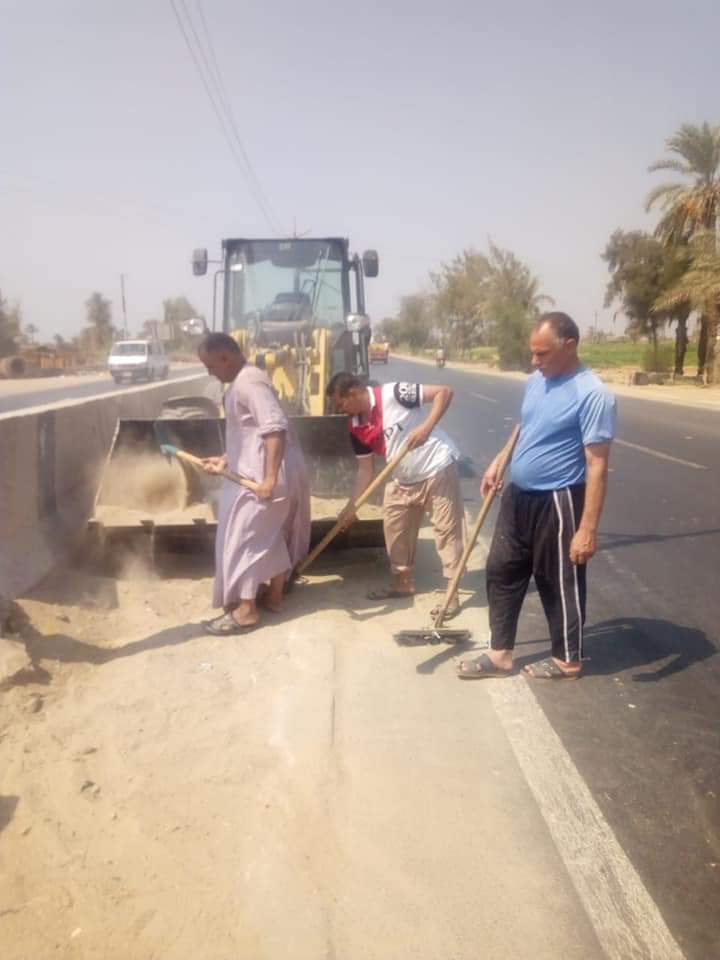 رفع التراكمات بطريق القاهرة الفيوم