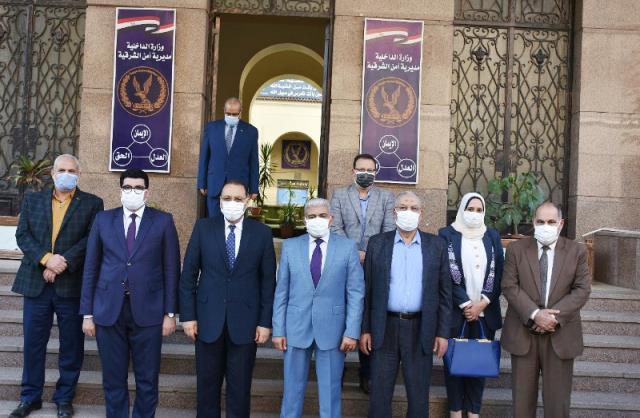 محافظ الشرقية يهنيء مدير الأمن الجديد بمنصبه 04