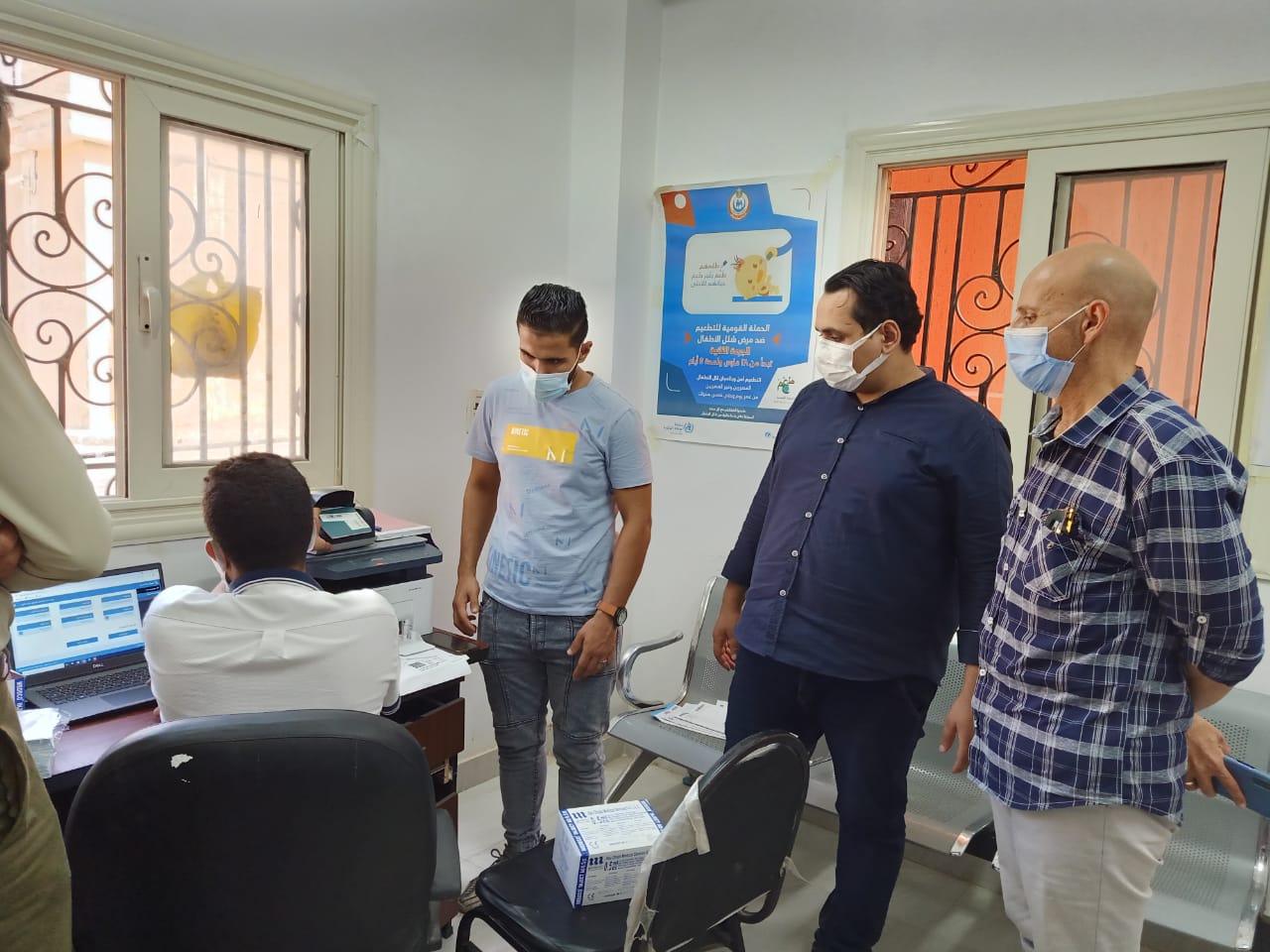 وكيل وزارة الصحة يتابع استخراج شهادات التطعيم ضد فيروس كورونا 02