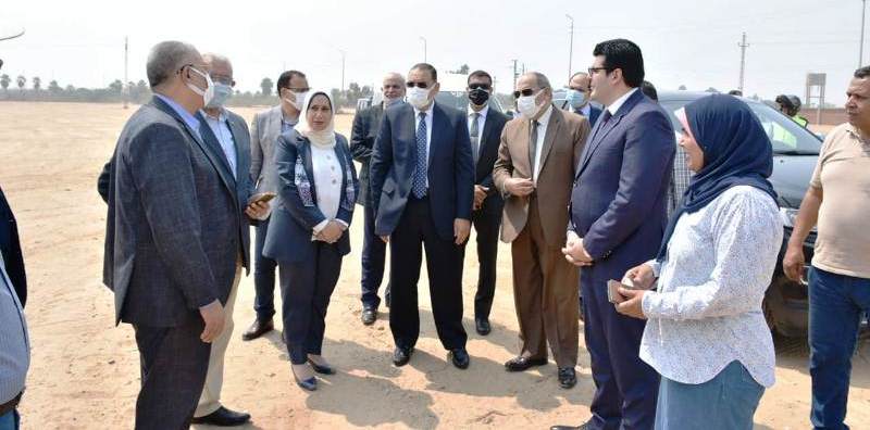 محافظ الشرقية يتفقد أرض الفروسية لإقامة مهرجان الخيول العربية 02