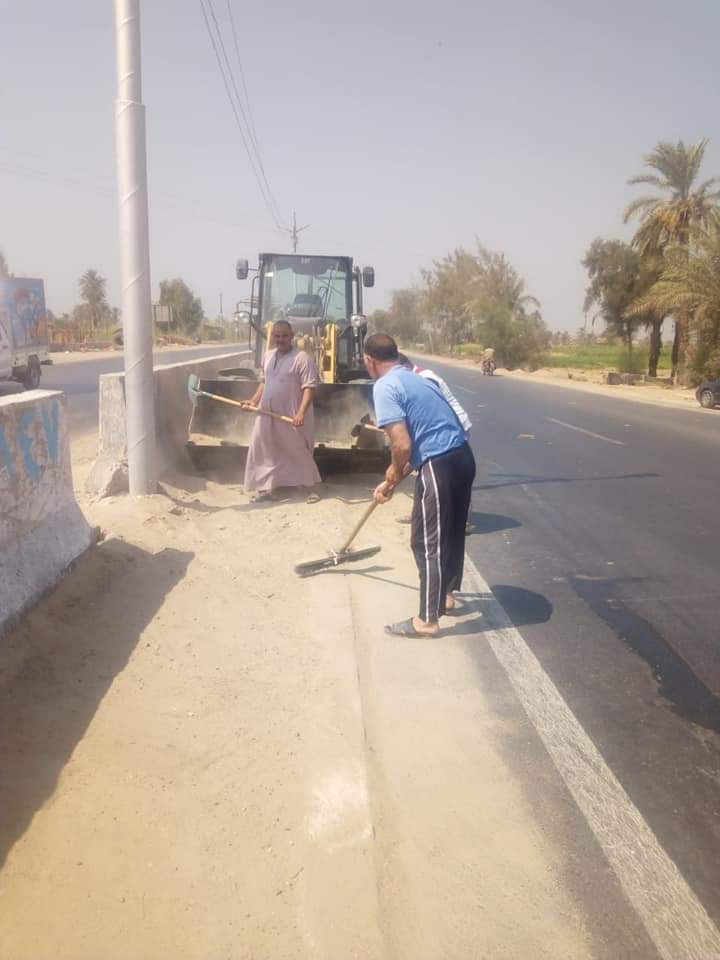 رفع التراكمات بطريق القاهرة الفيوم