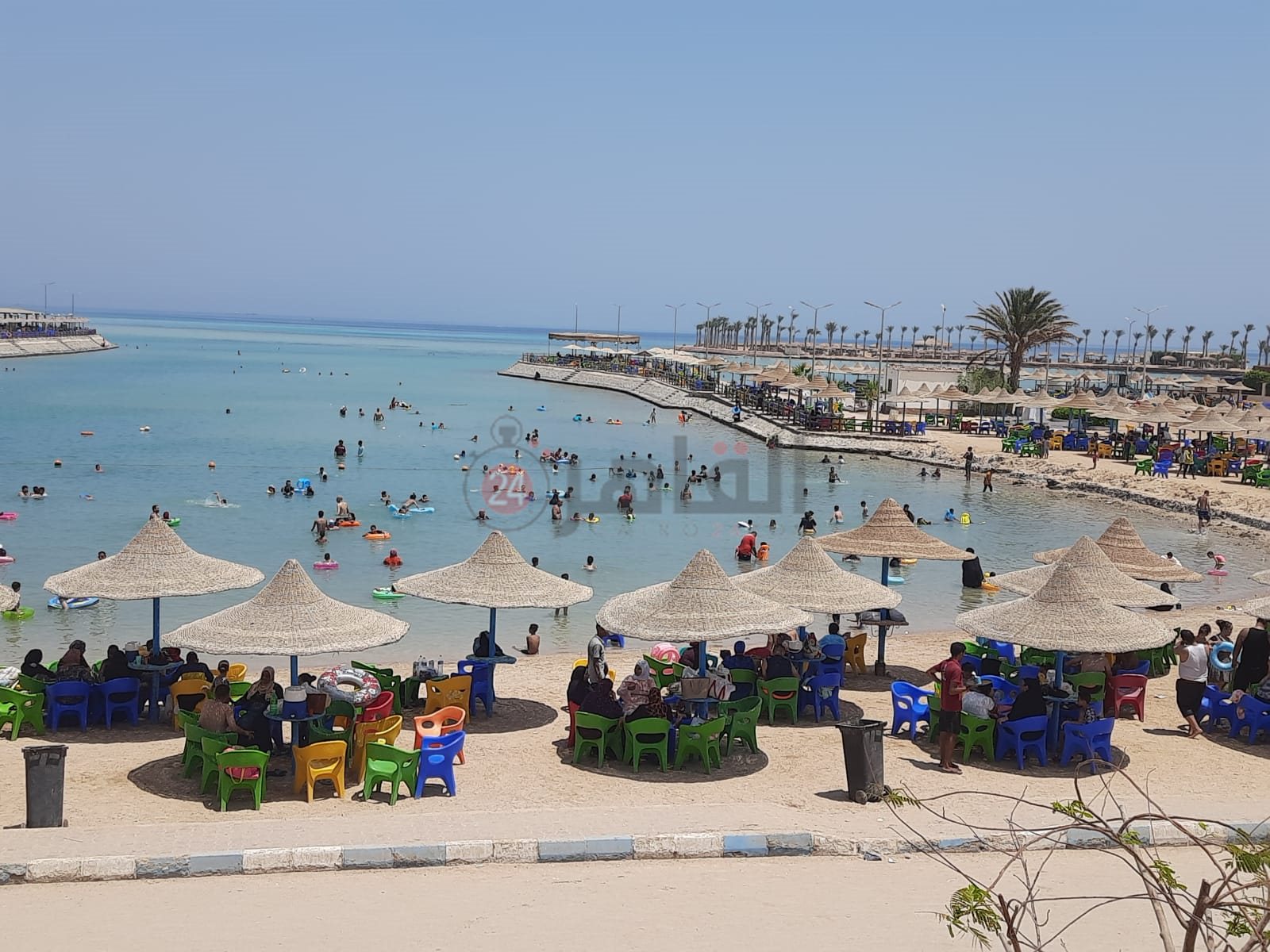 زحام على شواطئ الغردقة