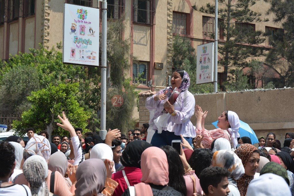 احتفالات بالرق بنهاية إمتحانات الثانوية ببورسعيد 