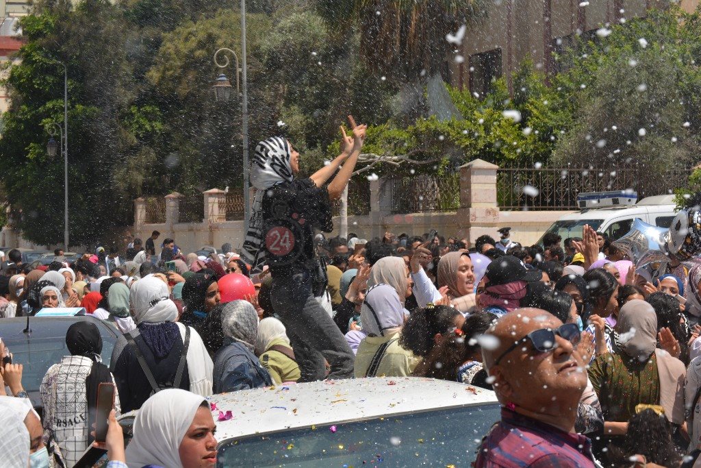 رقص في إمتحانات الثانوية العامة ببورسعيد 