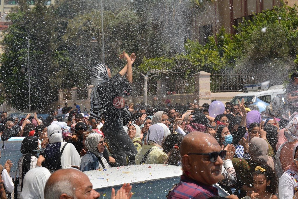 فرحة بنهاية إمتحانات الثانوية العامة ببورسعيد 