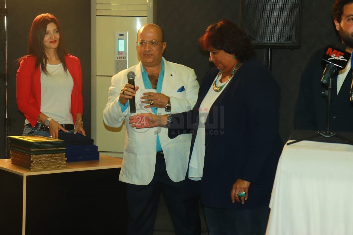 تكريم صناع فيلم ريش (9)