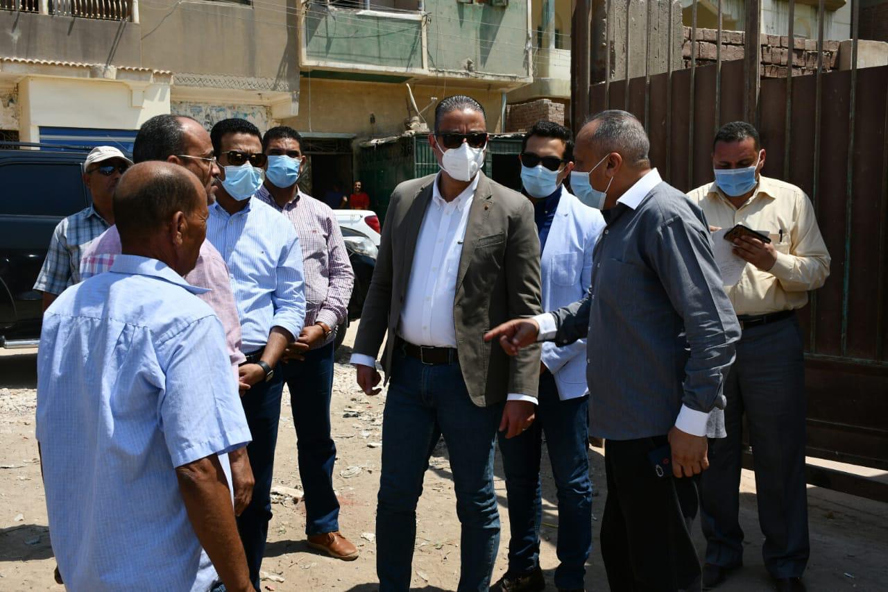 محافظ الفيوم يستمع لشكاوى المواطنين