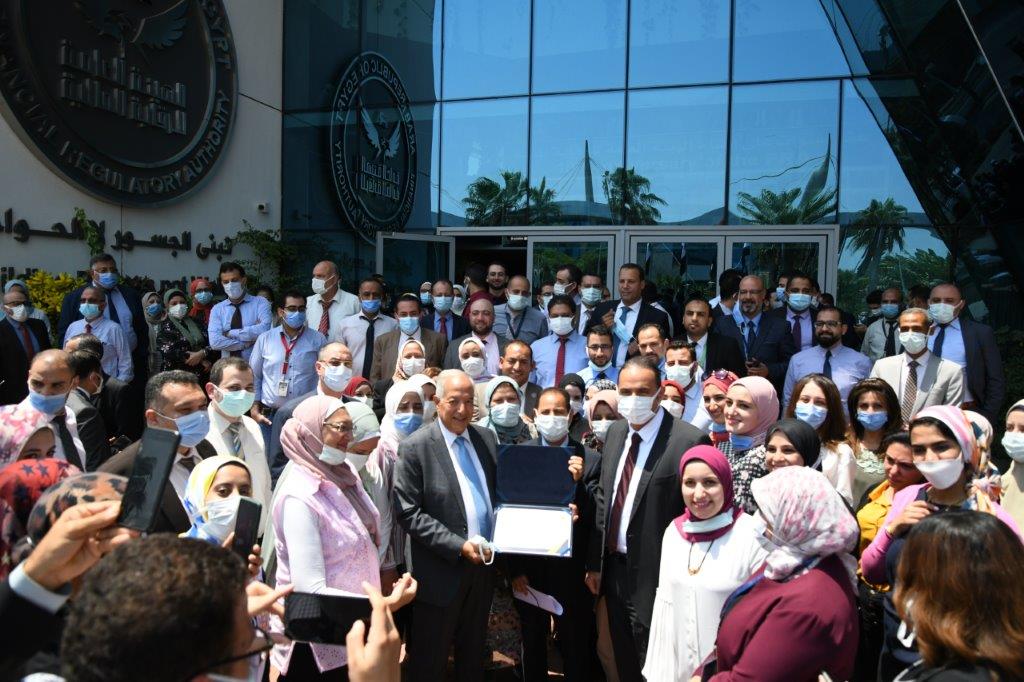 العاملين بالرقابة المالية يودعون الدكتور عمران في نهاية ولايتة 6