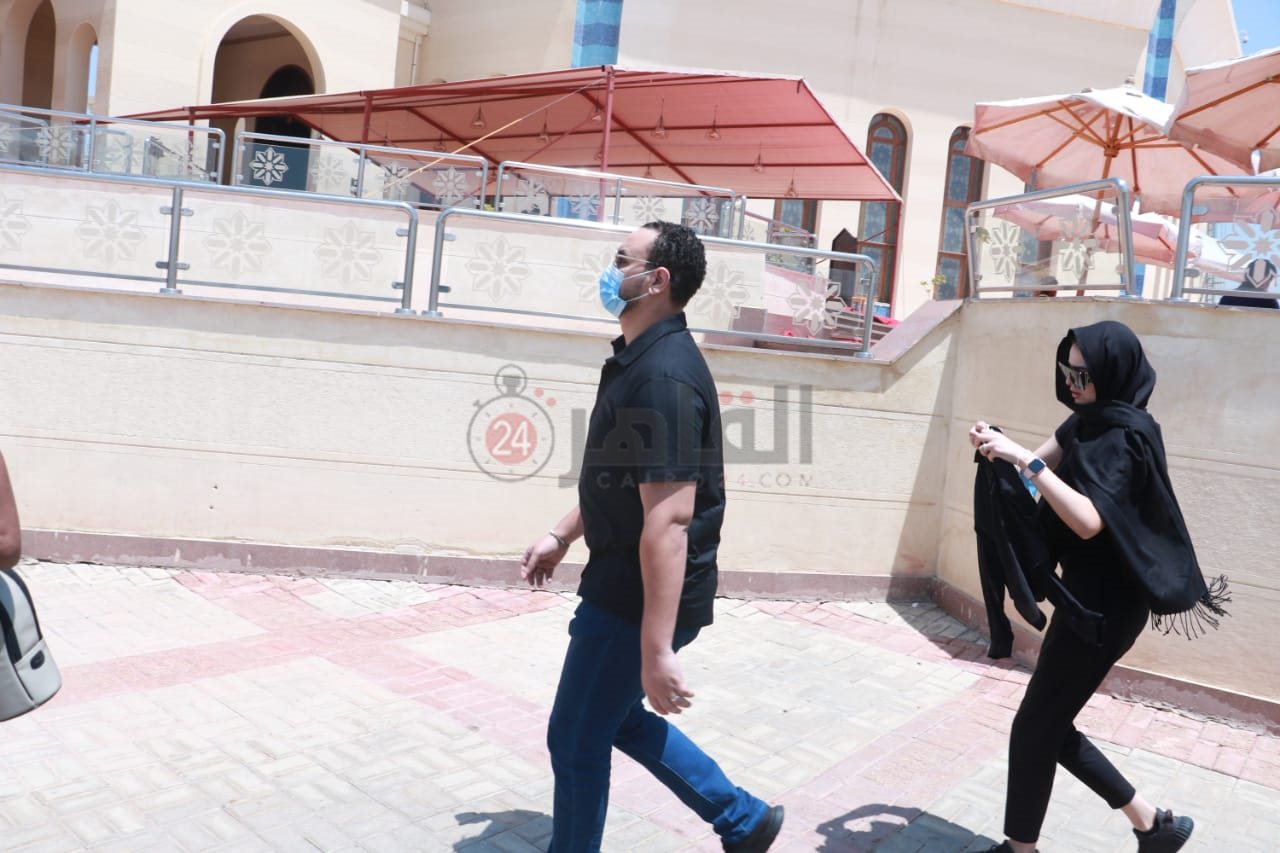 جنازة دلال عبد العزيز (2)