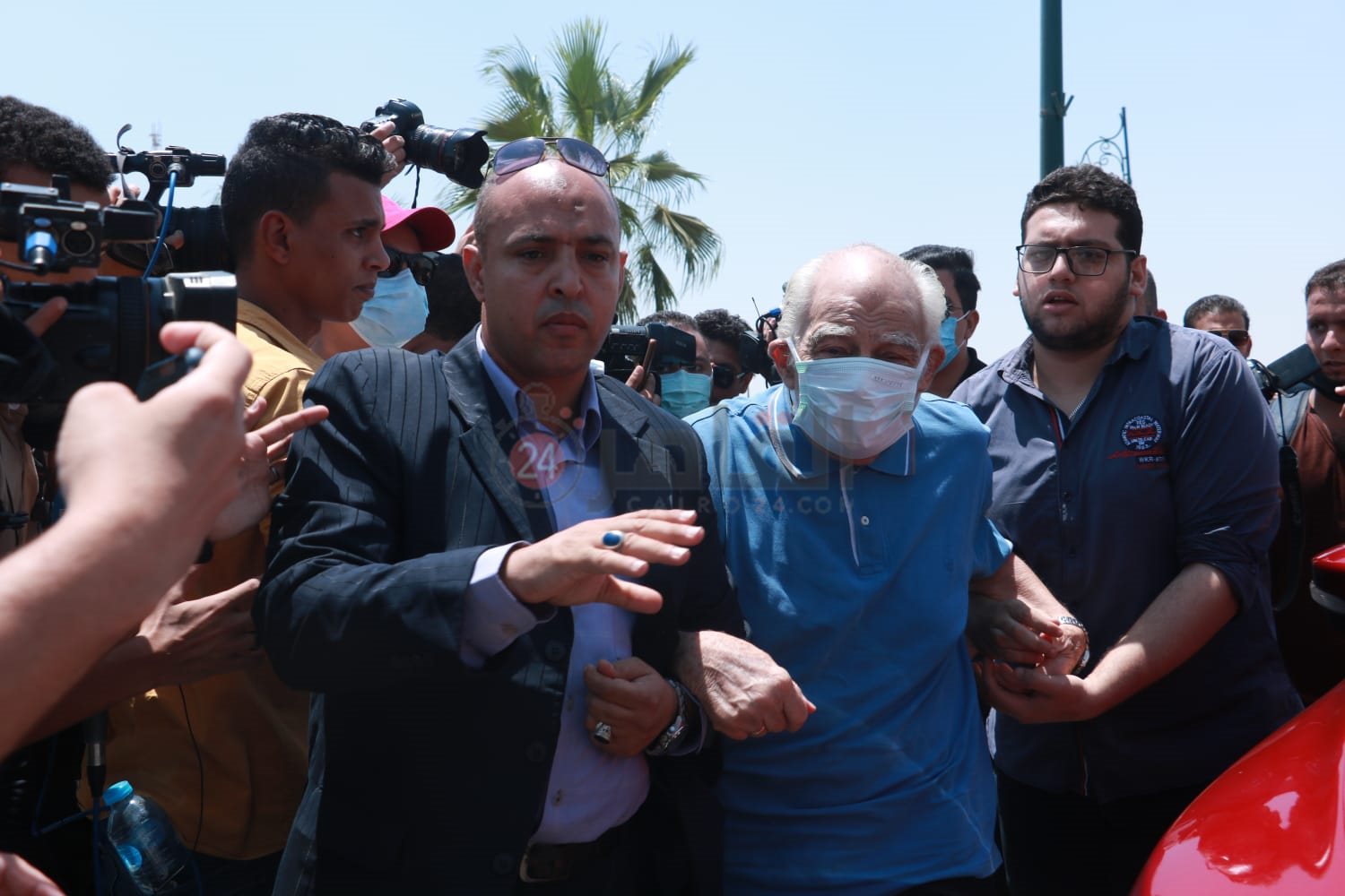 جنازة دلال عبد العزيز (13)