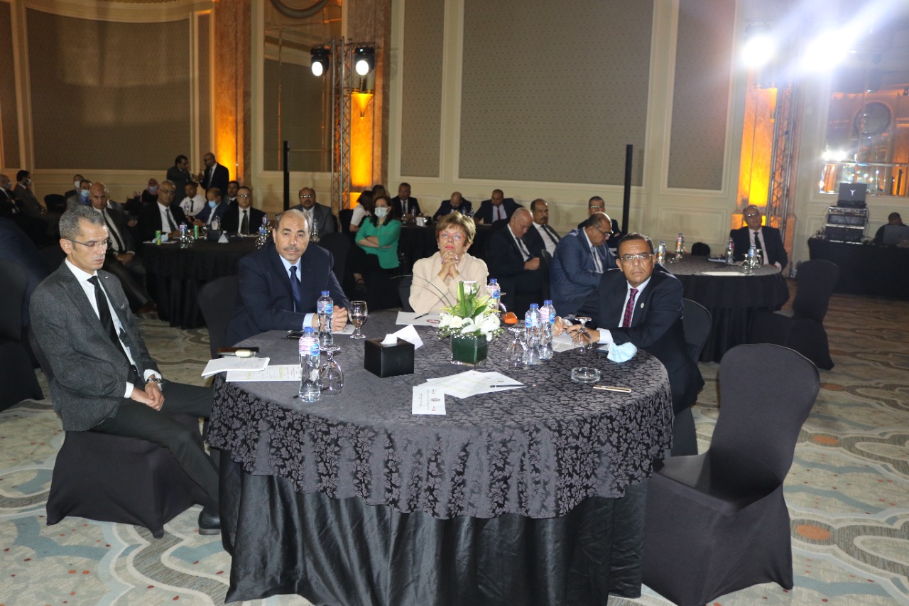 مؤتمر وزير المالية3